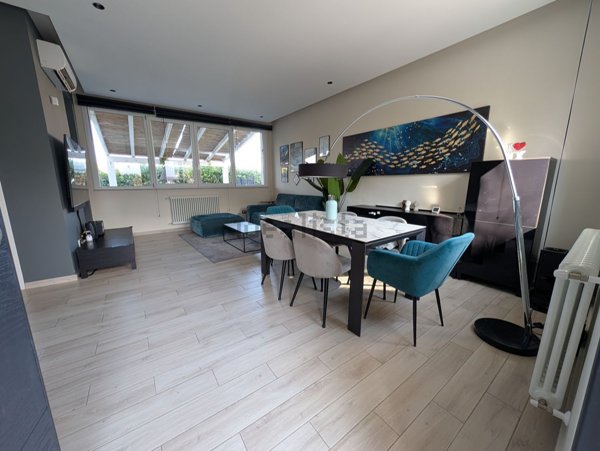 casa indipendente in vendita a Carini in zona Piraineto