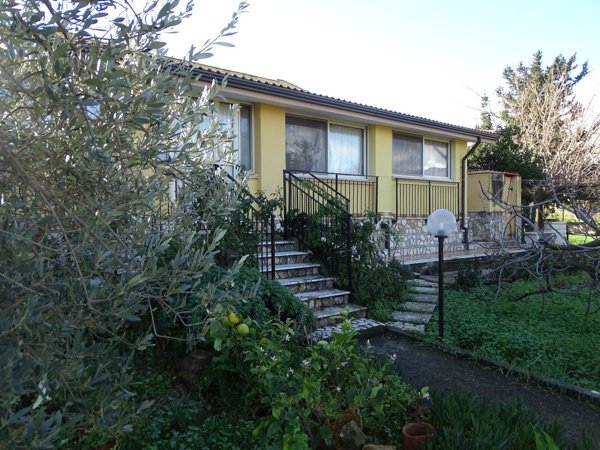 casa indipendente in vendita a Carini