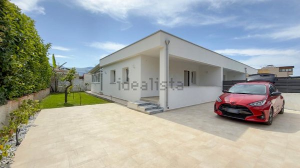 casa indipendente in vendita a Carini