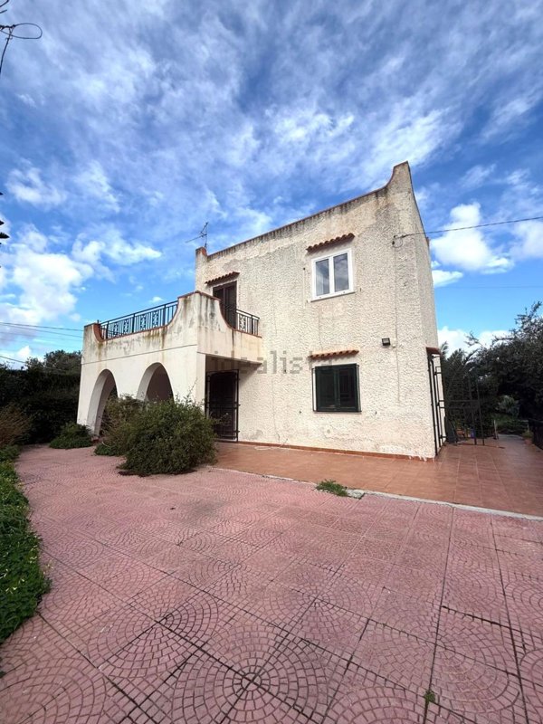 casa indipendente in vendita a Carini