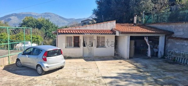 casa indipendente in vendita a Carini