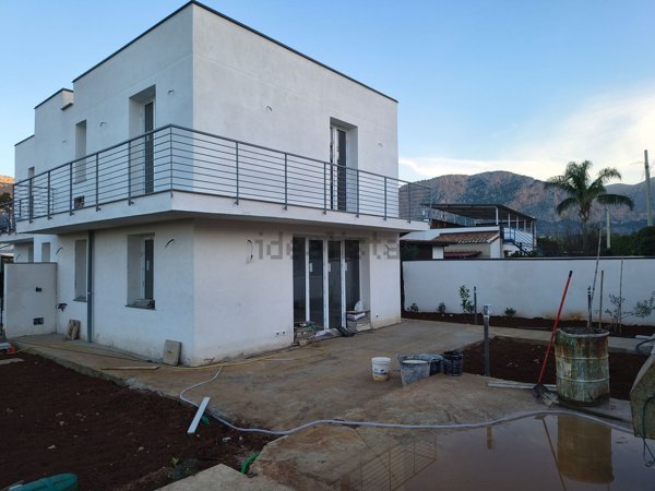 casa indipendente in vendita a Carini