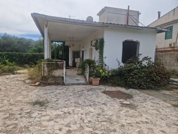 casa indipendente in vendita a Carini