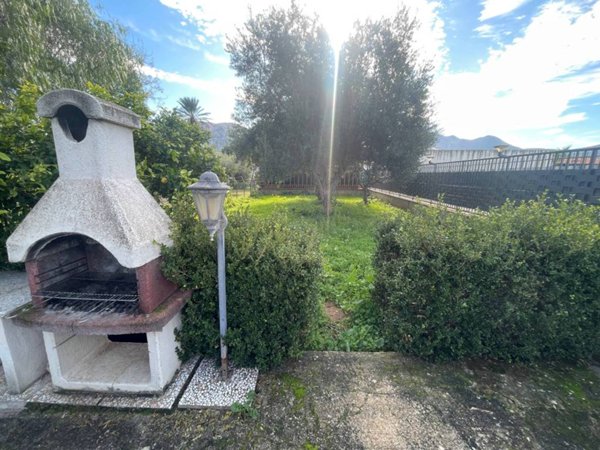 casa indipendente in vendita a Carini