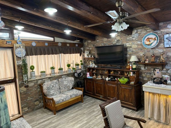 casa indipendente in vendita a Carini in zona Piraineto