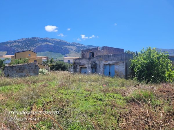 terreno edificabile in vendita a Carini
