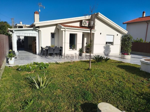 casa indipendente in vendita a Carini in zona Villagrazia di Carini