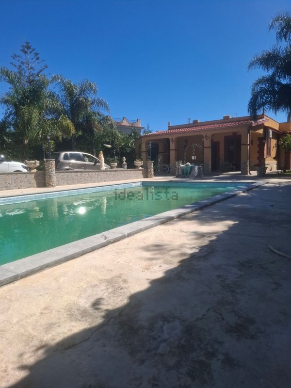 casa indipendente in vendita a Carini