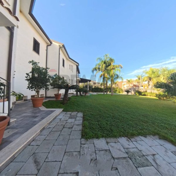 casa indipendente in vendita a Carini