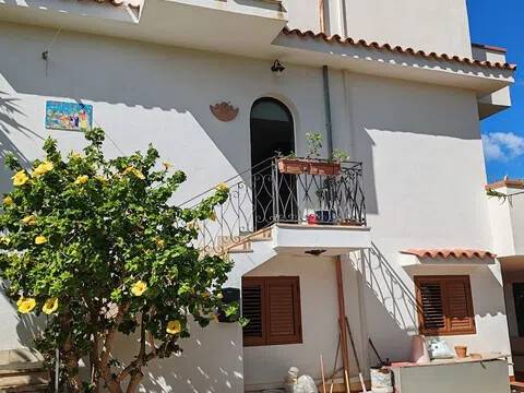 casa indipendente in vendita a Carini in zona Villagrazia di Carini