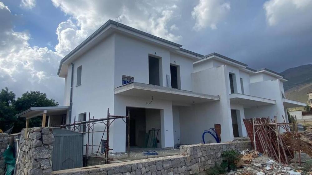 casa indipendente in vendita a Carini in zona Piraineto