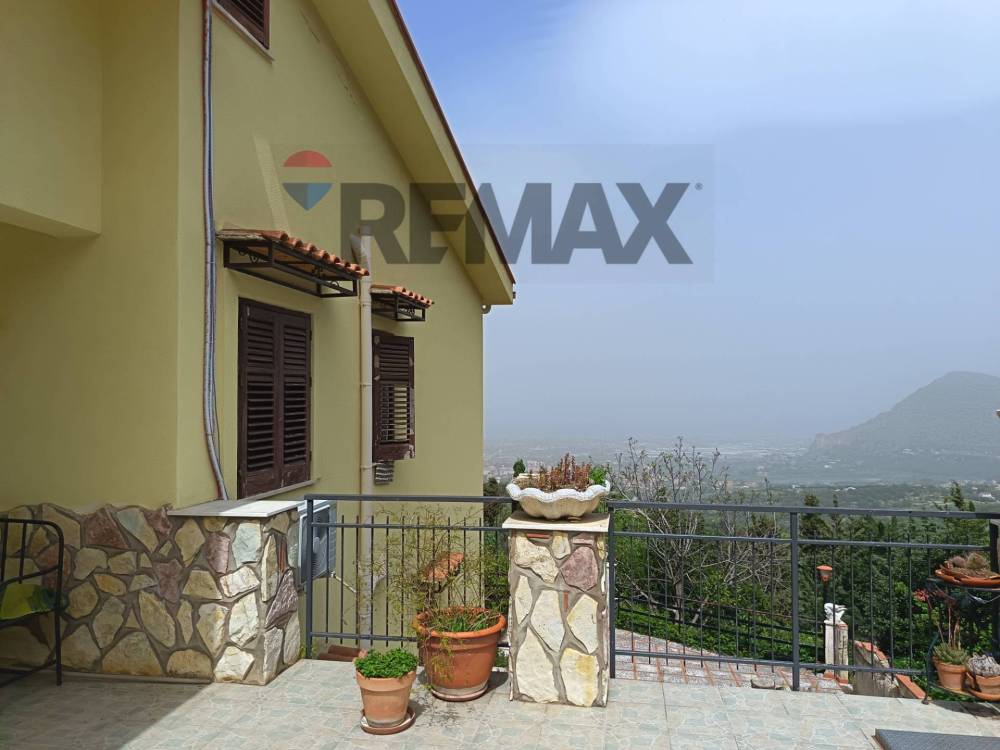 casa indipendente in vendita a Carini