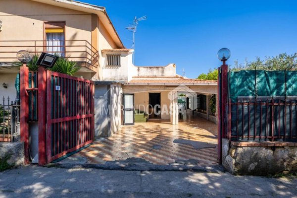 casa indipendente in vendita a Carini