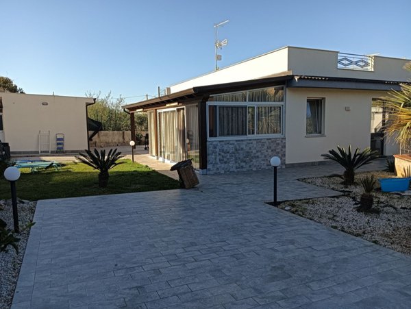 casa indipendente in vendita a Carini in zona Villagrazia di Carini