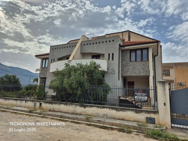 casa indipendente in vendita a Carini