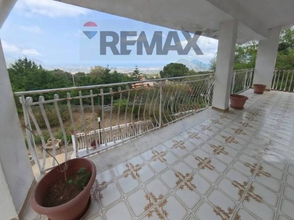 casa indipendente in vendita a Carini