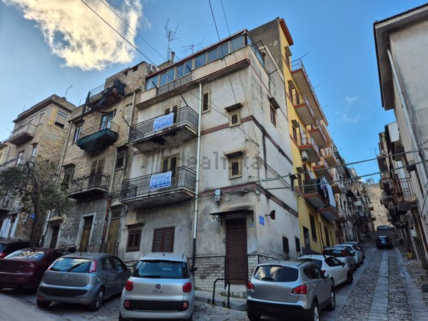 intera palazzina in vendita a Carini