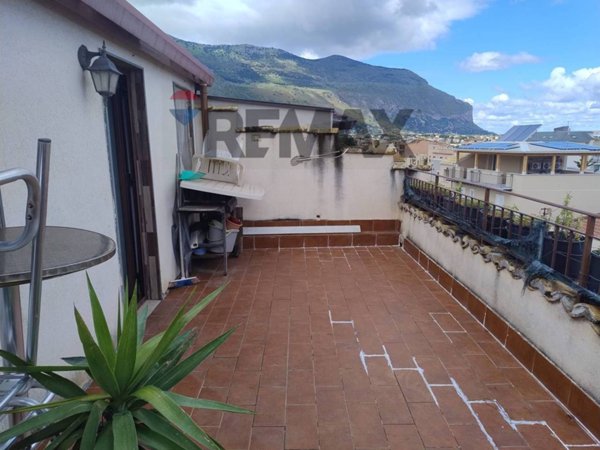 appartamento in vendita a Carini in zona Villagrazia di Carini