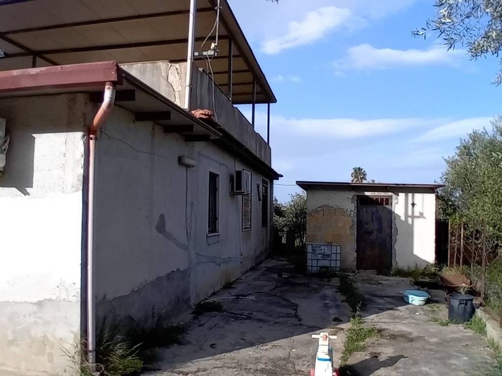 casa indipendente in vendita a Carini in zona Villagrazia di Carini