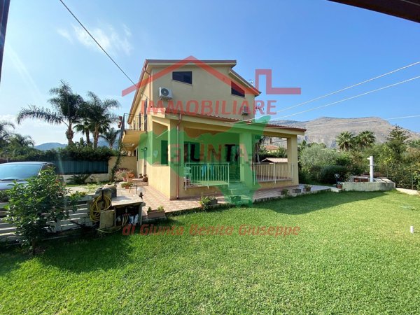 casa indipendente in vendita a Carini