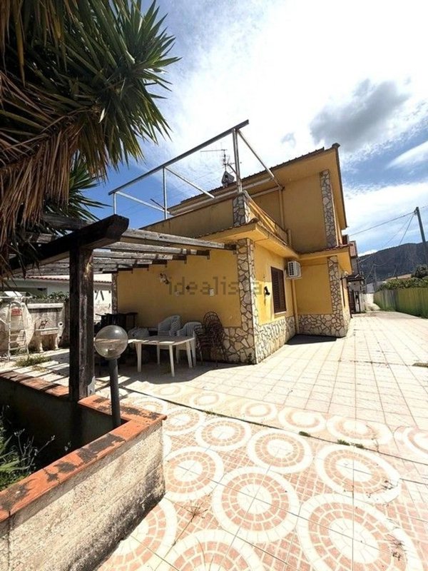 casa indipendente in vendita a Carini