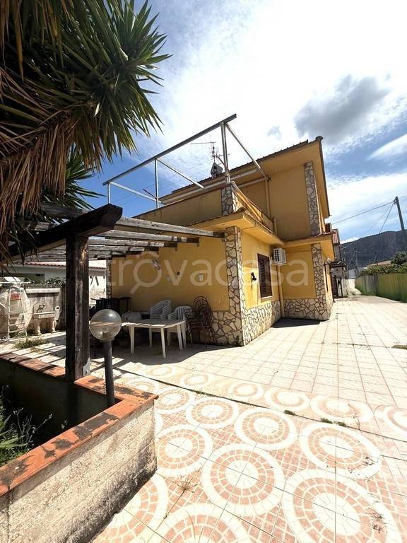 casa indipendente in vendita a Carini