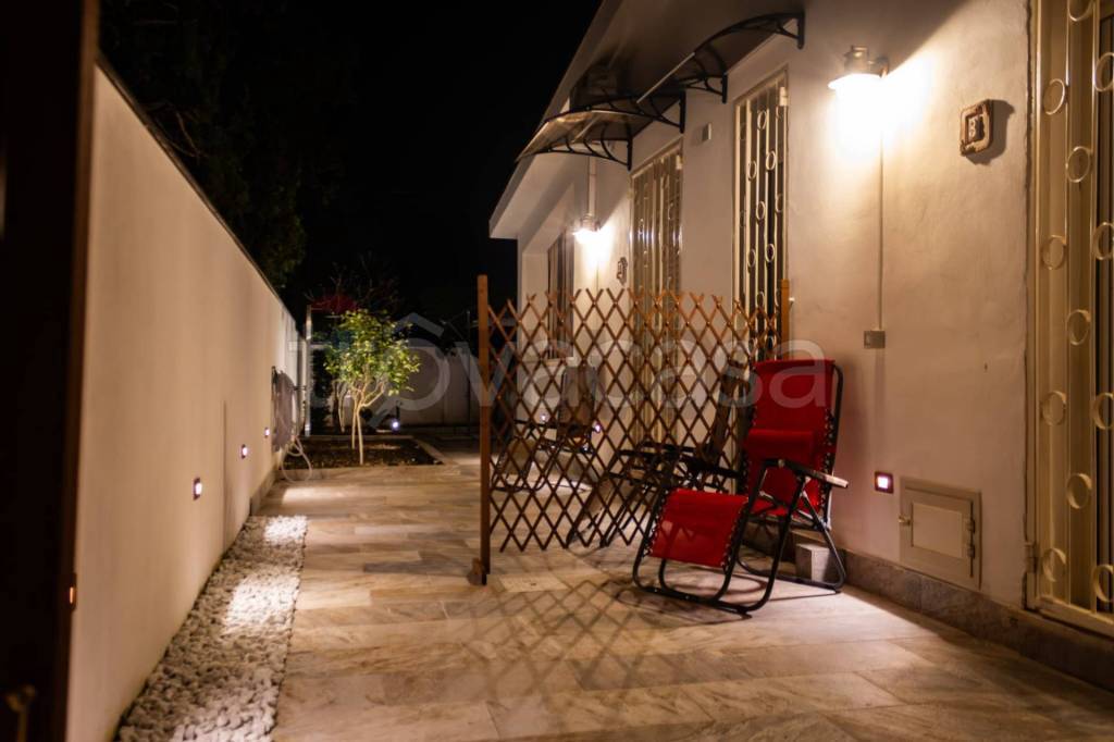 casa indipendente in vendita a Carini in zona Piraineto