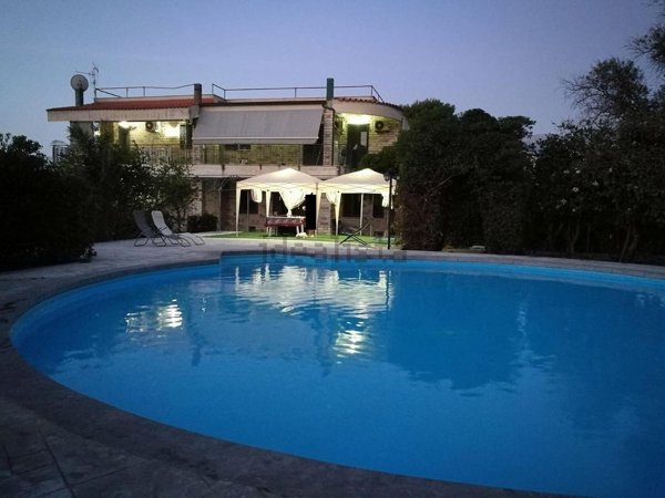 casa indipendente in vendita a Carini