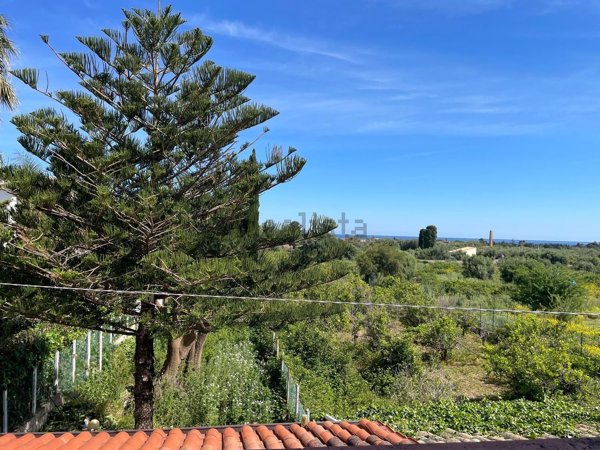 casa indipendente in vendita a Carini