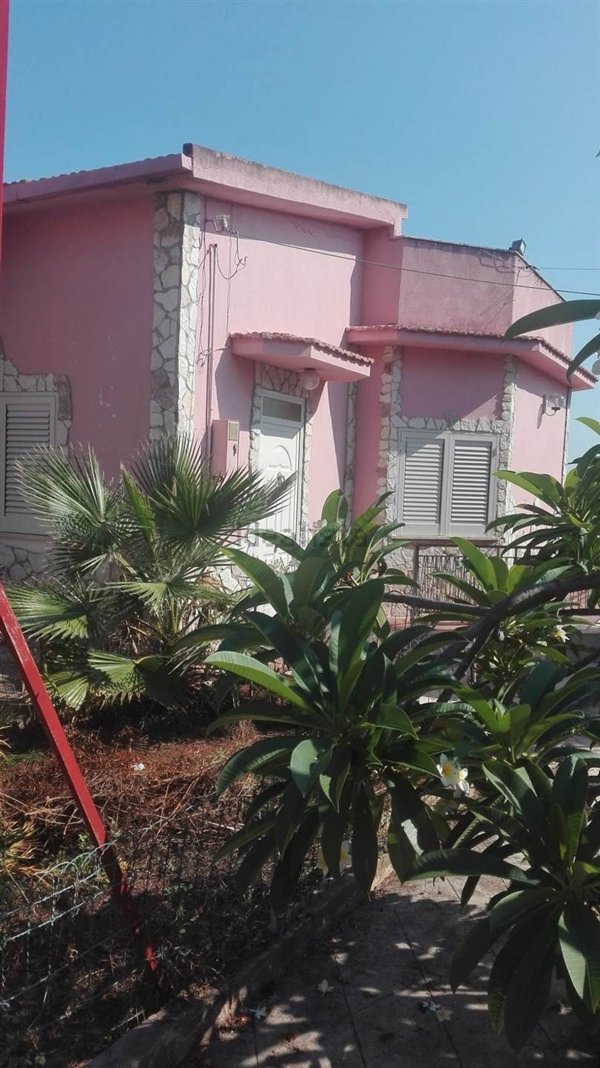 casa indipendente in vendita a Carini in zona Villagrazia di Carini