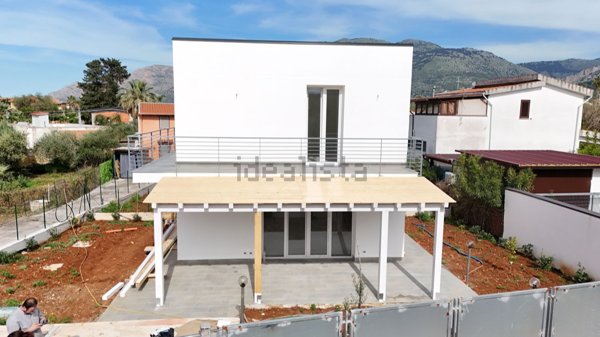 casa indipendente in vendita a Carini