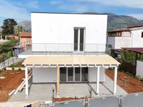 casa indipendente in vendita a Carini