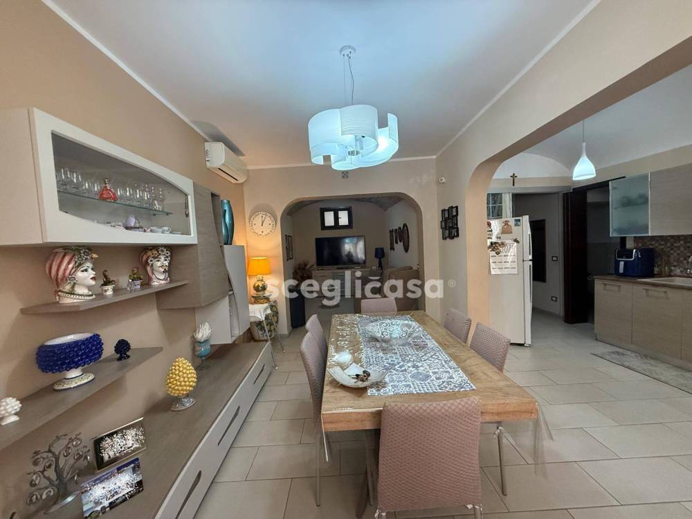 casa indipendente in vendita a Carini in zona Villagrazia di Carini