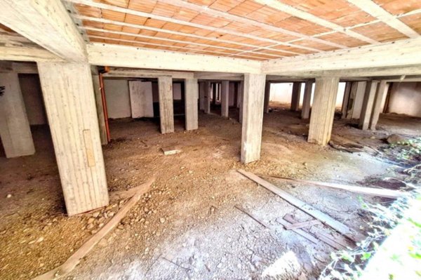 locale di sgombero in vendita a Carini