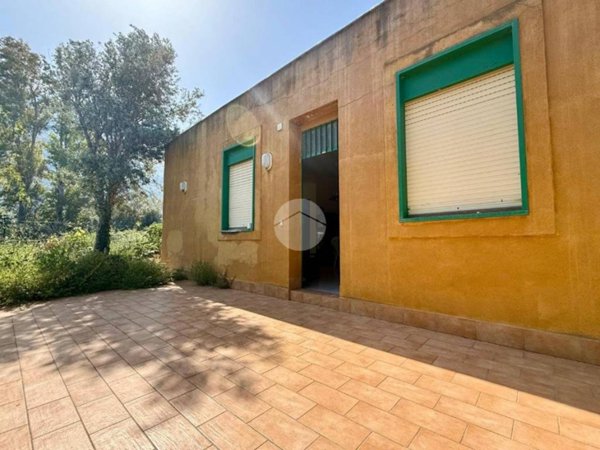 casa indipendente in vendita a Carini