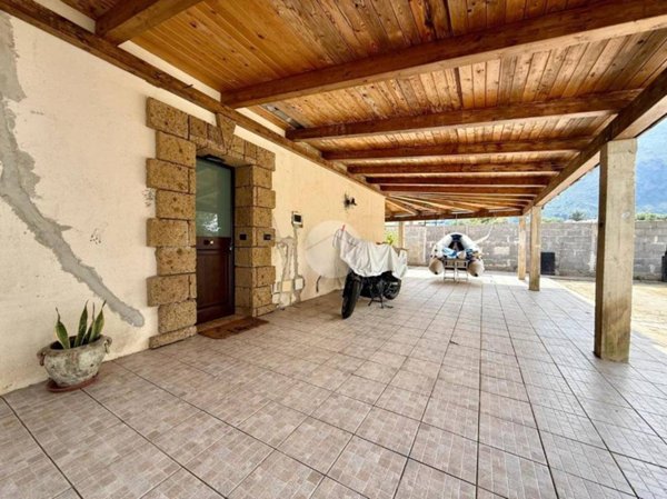 casa indipendente in vendita a Carini in zona Villagrazia di Carini