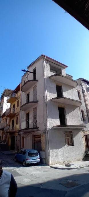 intera palazzina in vendita a Carini