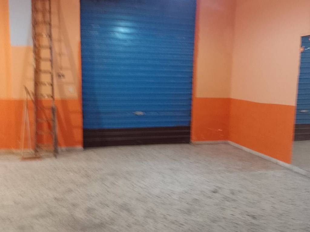 locale commerciale in vendita a Carini in zona Villagrazia di Carini