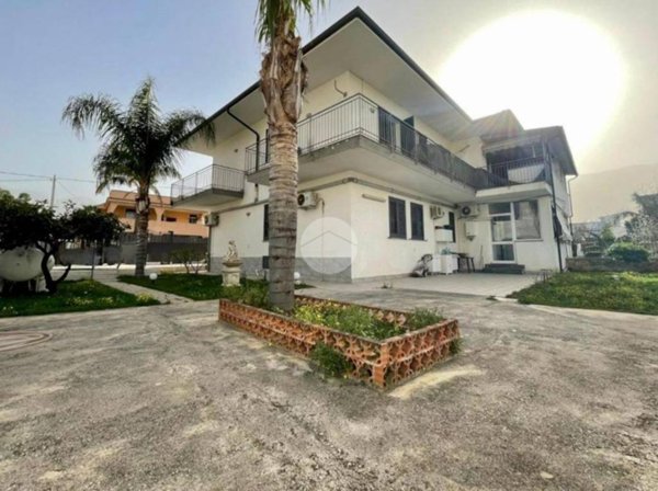 casa indipendente in vendita a Carini in zona Villagrazia di Carini