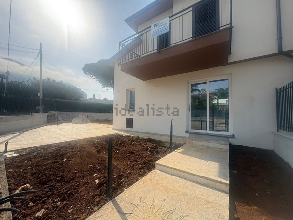 casa indipendente in vendita a Carini