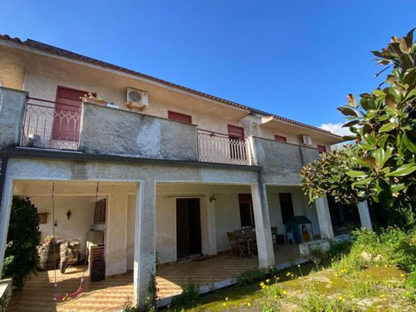 casa indipendente in vendita a Carini