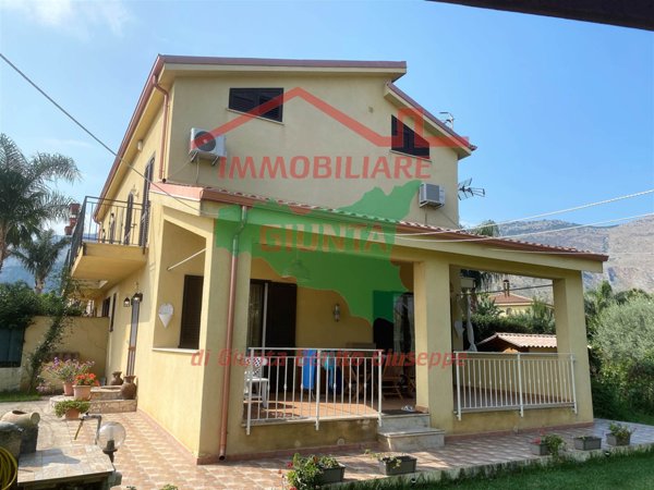 casa indipendente in vendita a Carini