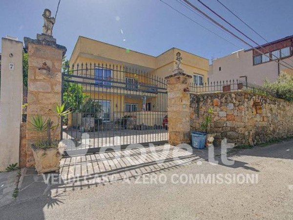 casa indipendente in vendita a Carini