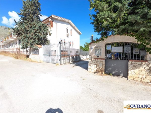 appartamento in vendita a Carini in zona Piraineto