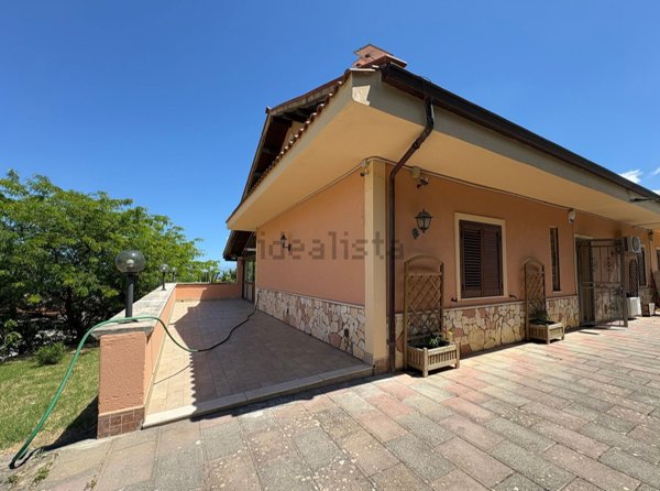 casa indipendente in vendita a Carini