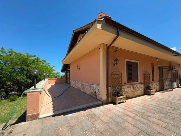 casa indipendente in vendita a Carini