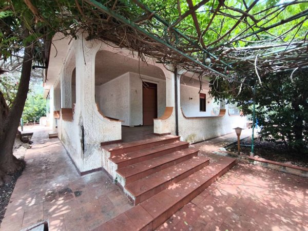 casa indipendente in vendita a Carini in zona Villagrazia di Carini