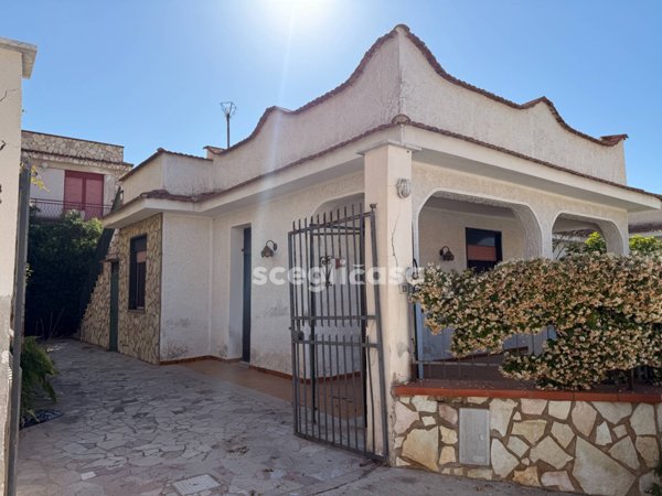 casa indipendente in vendita a Carini
