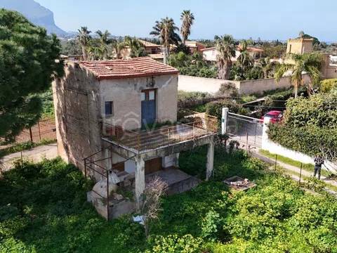 casa indipendente in vendita a Carini