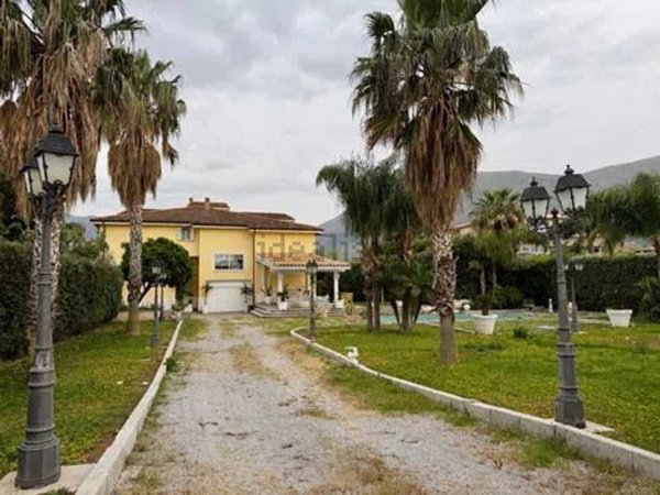 casa indipendente in vendita a Carini in zona Villagrazia di Carini